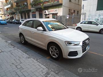 Audi Q3 2.0 TDI 120 CV Business