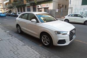 Audi Q3 2.0 TDI 120 CV Business