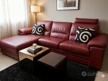 Divano in pelle rossa