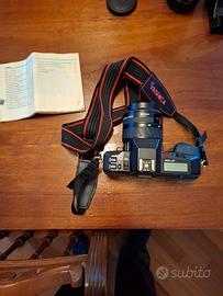 Fotocamera Yashica 200 AF in colore nero completa