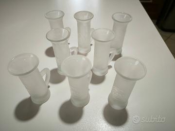 Set speciale vintage da 8 pezzi per servire vodka