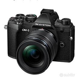 Macchina fotografica OM SYSTEM  OM-5
