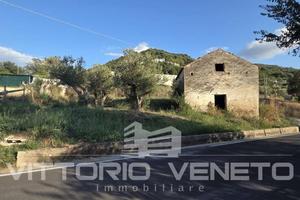 Terreno di 1953 m² a Laureana Cilento