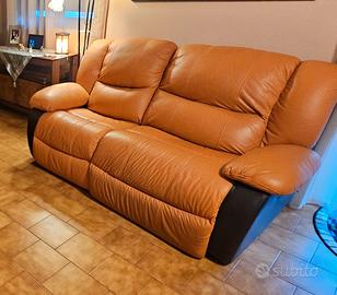 Divano in vera pelle con relax elettrico