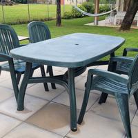 Tavolo da giardino con 4 sedie