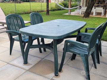 Tavolo da giardino con 4 sedie