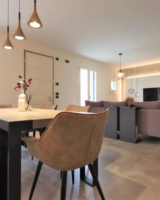 Villetta a schiera di 168 m² con 5 locali e box au