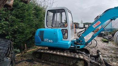 escavatore komatsu PC 40 