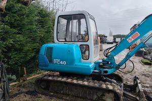 escavatore komatsu PC 40 