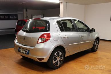 RENAULT Clio 3ª serie - 2012