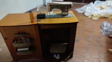 Macchina da cucire elettrica con mobile 