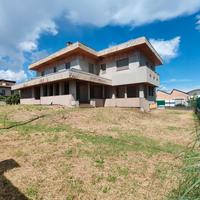 Villa indipendente libera confine biella ponderano