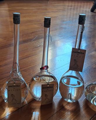 Bottiglie di grappa in vetro soffiato da collezion