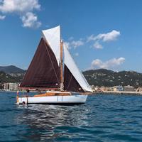 Barca vela d'epoca in legno