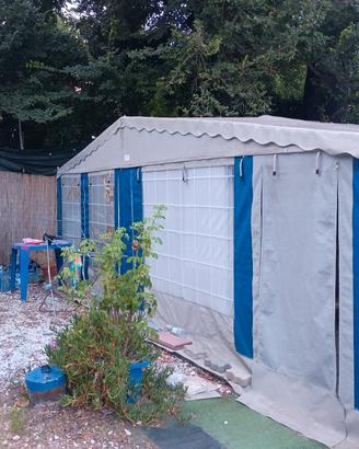 roulotte con veranda e casetta bungalow 