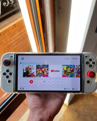 Nintendo switch oled di soli 7 mesi nuova