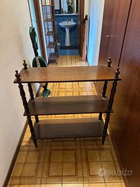 Scaffalatura in legno