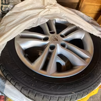 4 pneumatici con cerchi