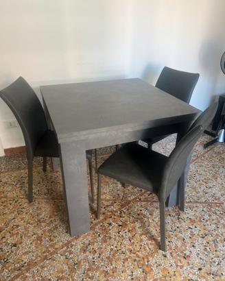 Set tavolo quadrato e 4 sedie