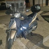 PIAGGIO CARNABY CRUISER 300