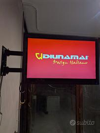 TV 26'' con staffa a parete 
