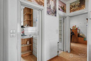 Appartamento di 77 m² con più di 5 locali e posto 