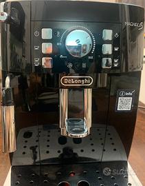 Macchina del caffe De Longhi Magnifica S