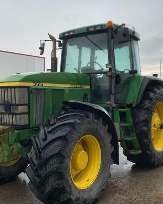 Trattore agricolo John Deere Modello 7810