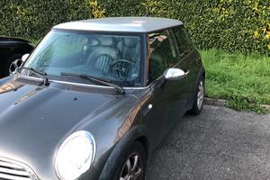 Mini Cooper del 2006, 1,6 benzina