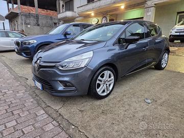 Renault Clio dCi 8V 75 CV 5 porte Moschino