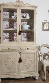 Credenza con vetrina