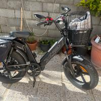 Bicicletta elettrica funky / faccio anche cambia
