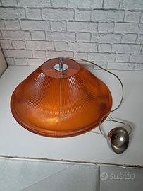 lampadario di design anni 70-80.
materiale vetro.
