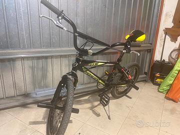 Bici BMX Montano Boom 2.0 FreeStyle alluminio
