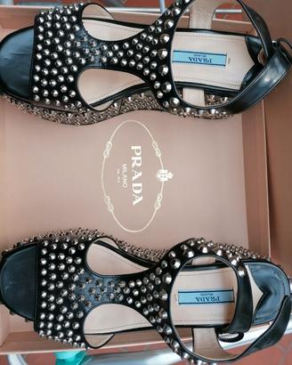 sandali borchie prada