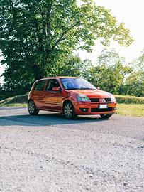 Renault Clio II rs 182 cup