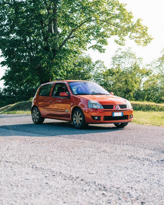 Renault Clio II rs 182 cup