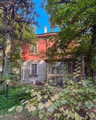Villa di 420 m² con più di 5 locali a Milano