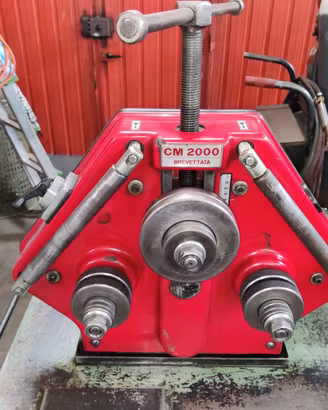 Curvatrice Euring CM2000