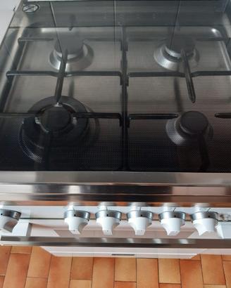 Cuvina a gas e lavello
