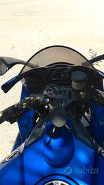 Yamaha R1 