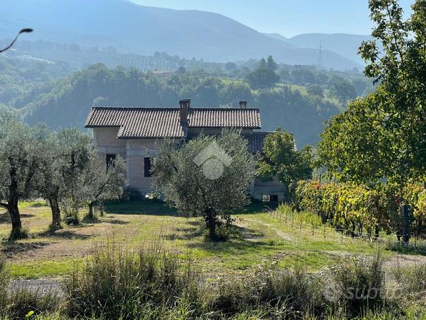 RUSTICO A TORRI IN SABINA