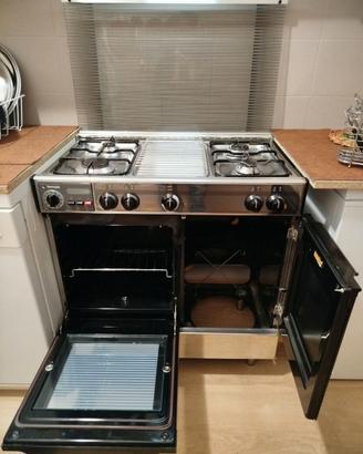 Cucina TECNOGAS 4 fuochi con forno--Da REVISIONARE