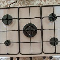 Fornello  5 fuochi indesit colore aveno