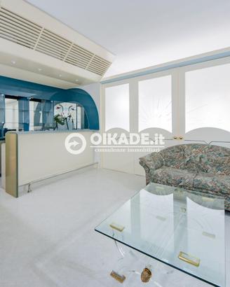 Ampio trilocale con balcone e ascensore a Cagliari