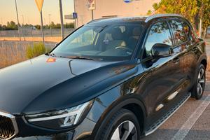 Volvo XC 40 T2 Core - 2023 - 37746 km - Unipro