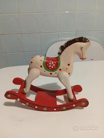 cavallino a dondolo in legno