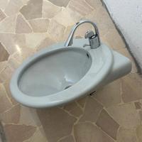 Lavandino a colonna “Ideal Standard”