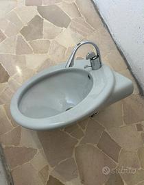 Lavandino a colonna “Ideal Standard”