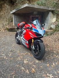 Ducati Panigale V4 s Corse